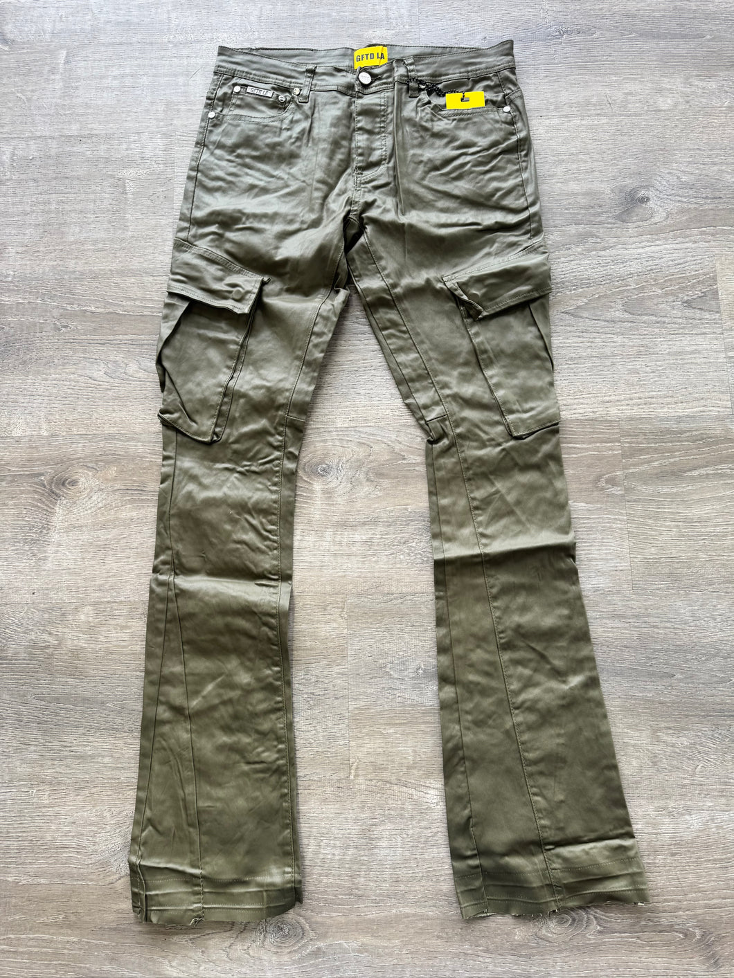 GFTD LA- STACKED WAX CARGO Olive